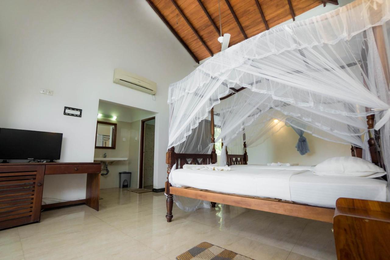 Hotel Neptune Bay Unawatuna Beach エクステリア 写真