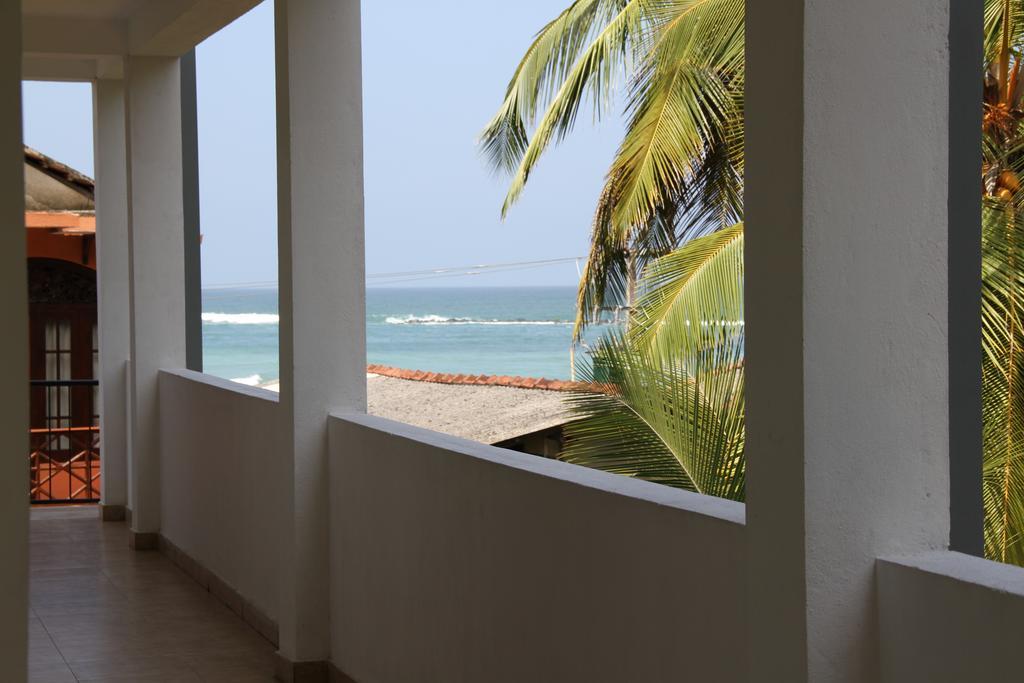 Hotel Neptune Bay Unawatuna Beach エクステリア 写真