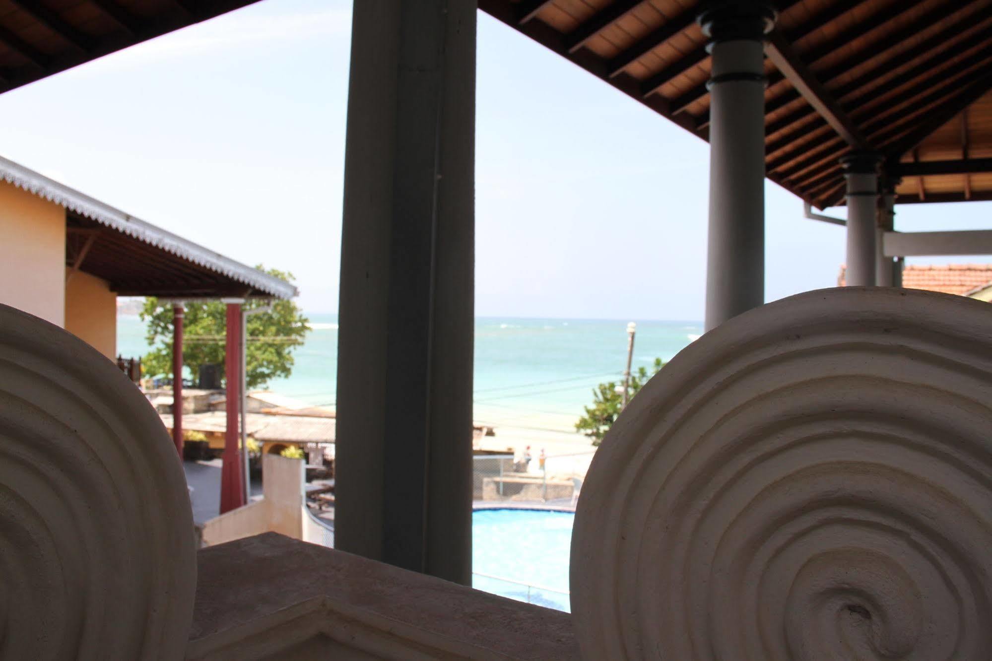 Hotel Neptune Bay Unawatuna Beach エクステリア 写真