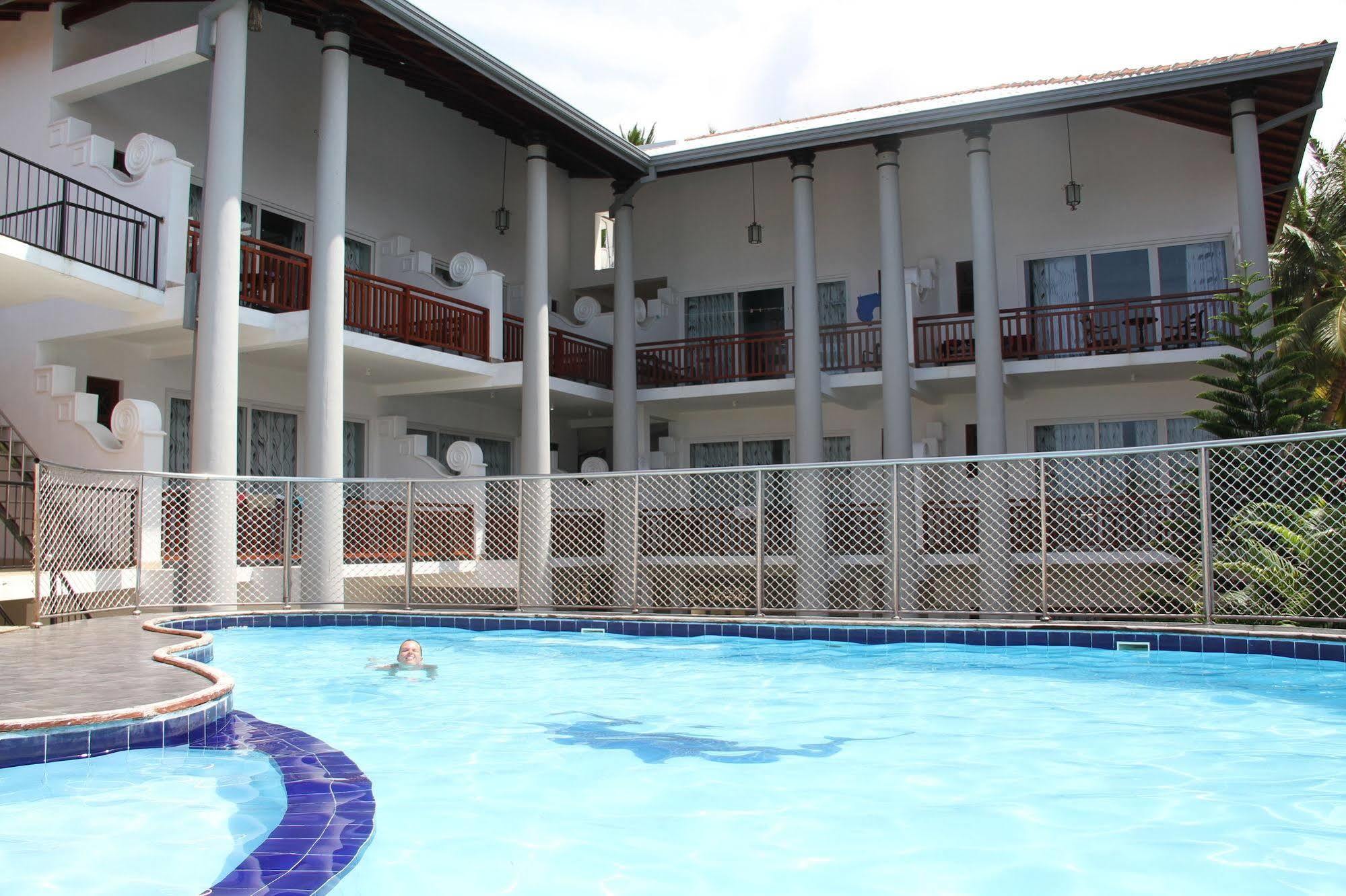 Hotel Neptune Bay Unawatuna Beach エクステリア 写真